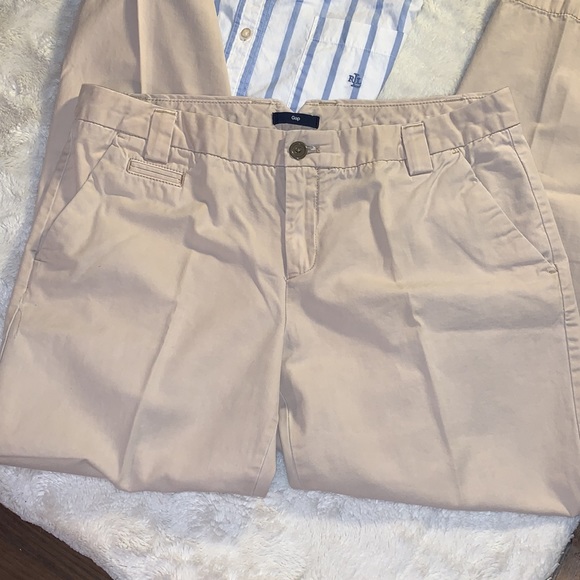 Gap Khakis Straight Leg low rise Size 10 - Picture 2 of 8